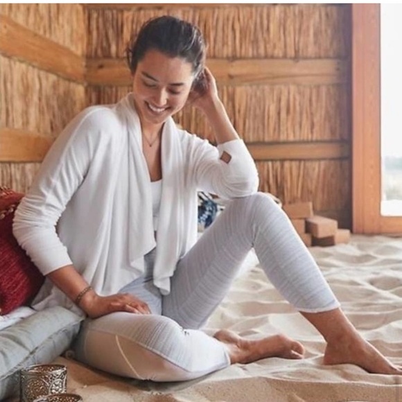 Athleta Leggings Chat to Town Gray Jacquard Mesh High Rise Cropped Workout Small - Picture 2 of 16